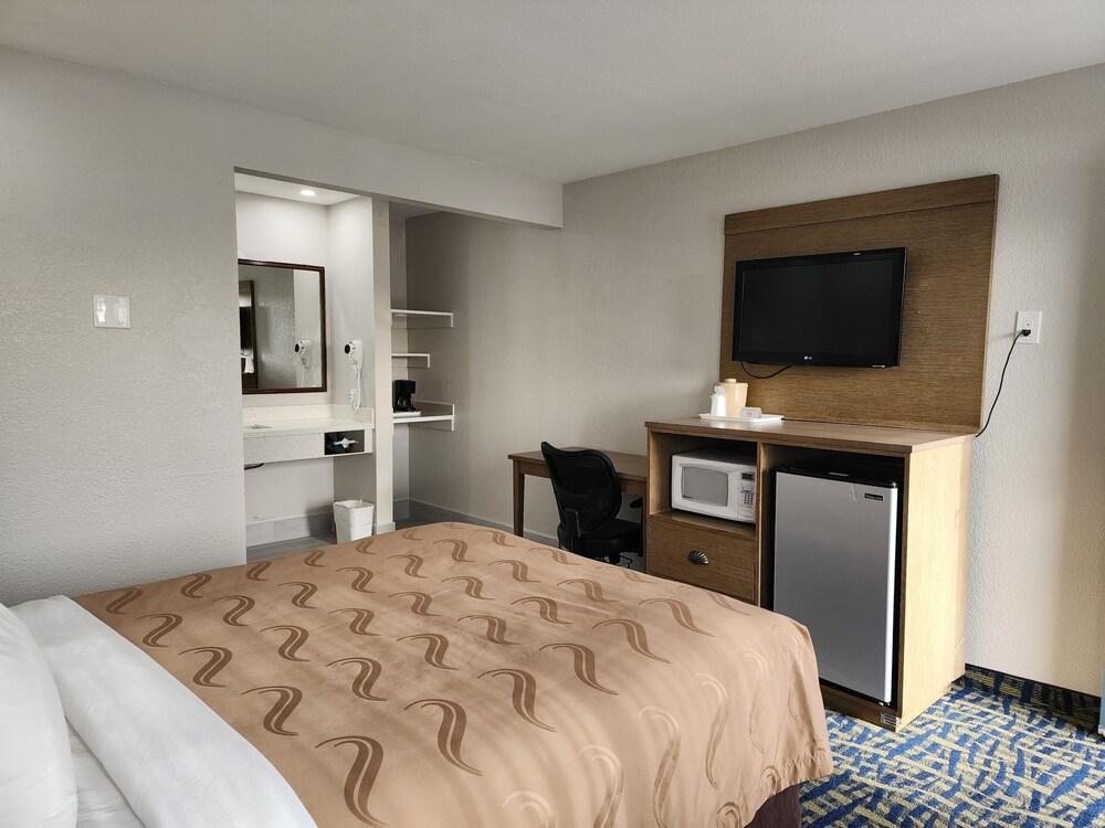 The Grove At Pismo Beach