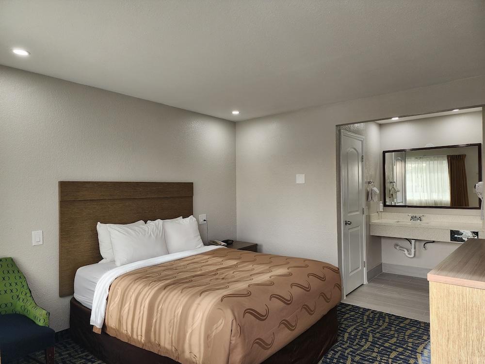 The Grove At Pismo Beach