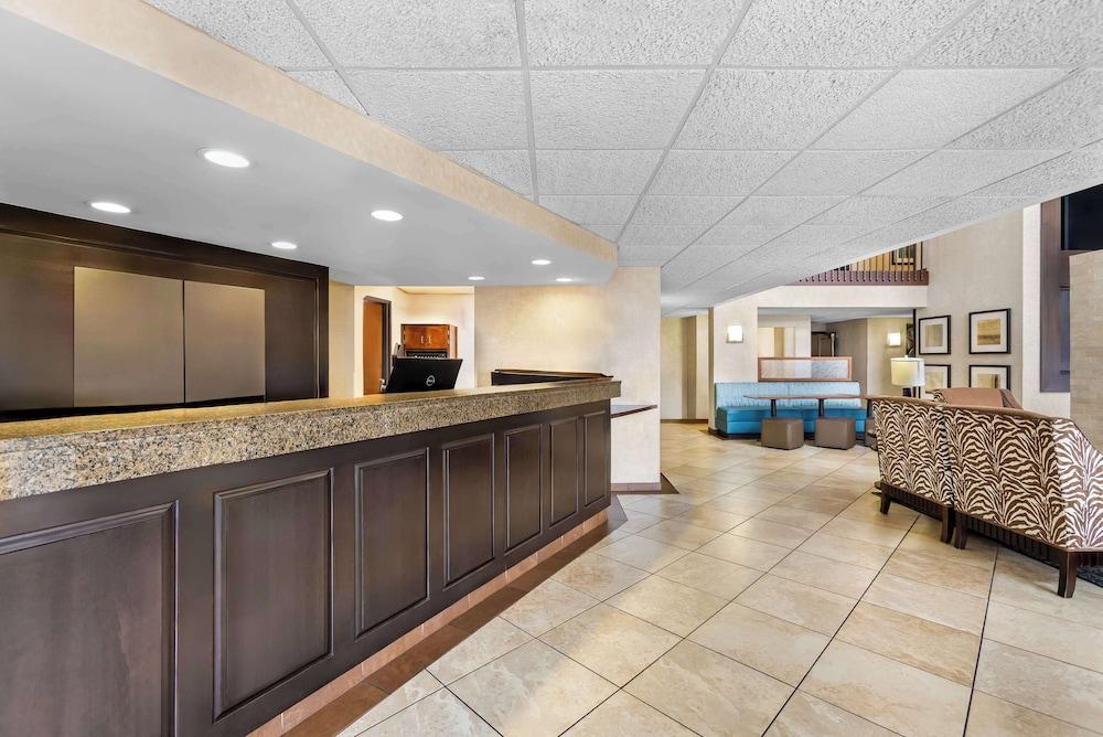 Sonesta Essential Houston Hobby Airport