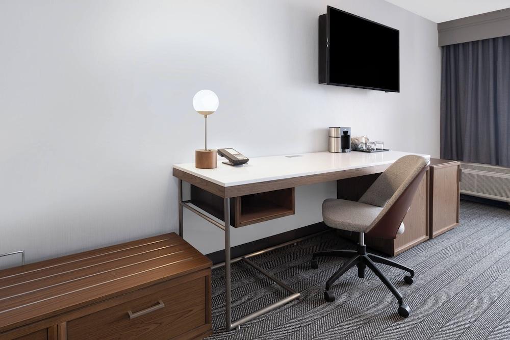 Courtyard by Marriott Austin South