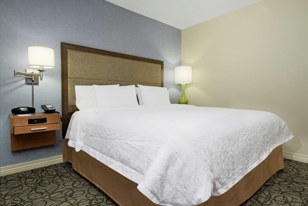 Hampton Inn Austin/Airport Area South