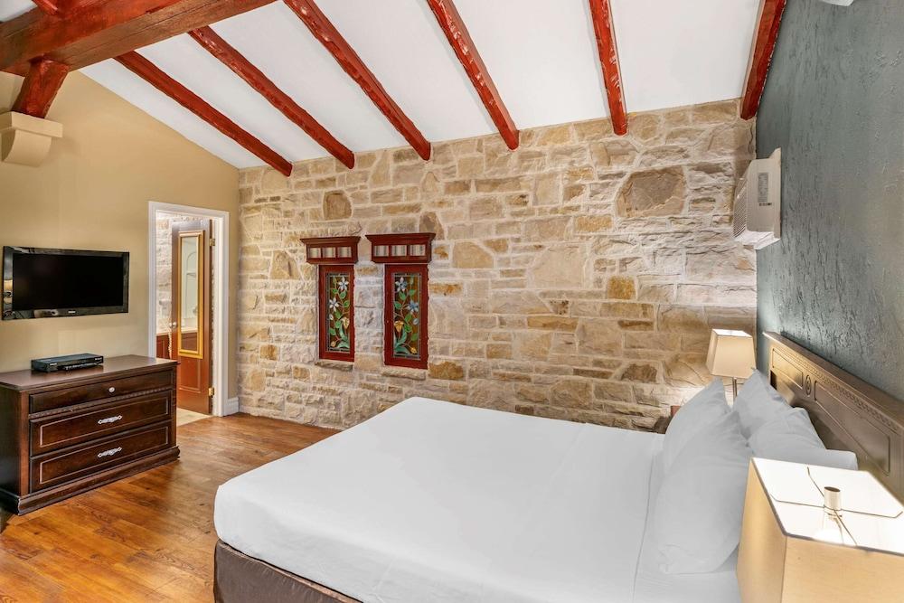 : Econo lodge Hotel Brossard