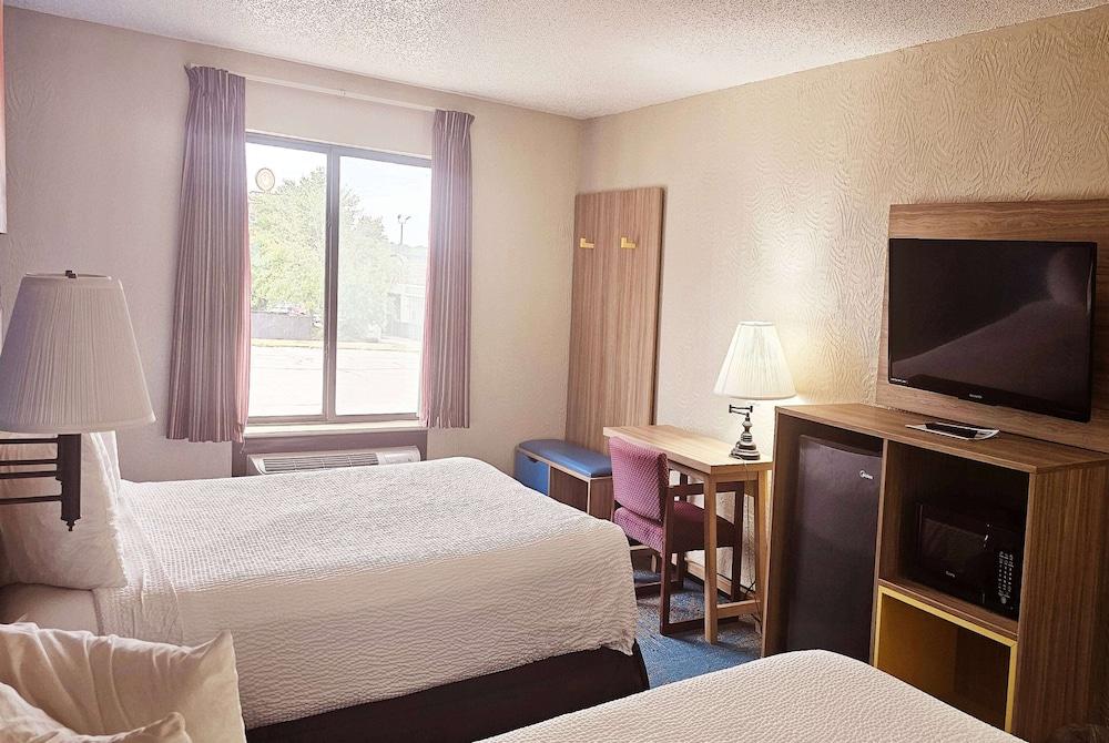 Days Inn by Wyndham Ozark Springfield