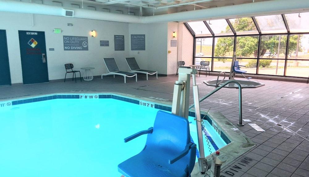 Spark by Hilton Denver East I 70