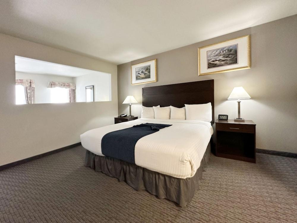 BayVue Hotel, Resort and Suites