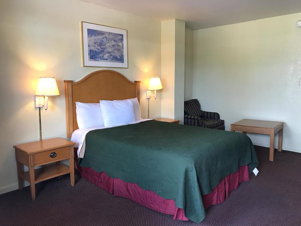 FairBridge Inn Express, Barrington