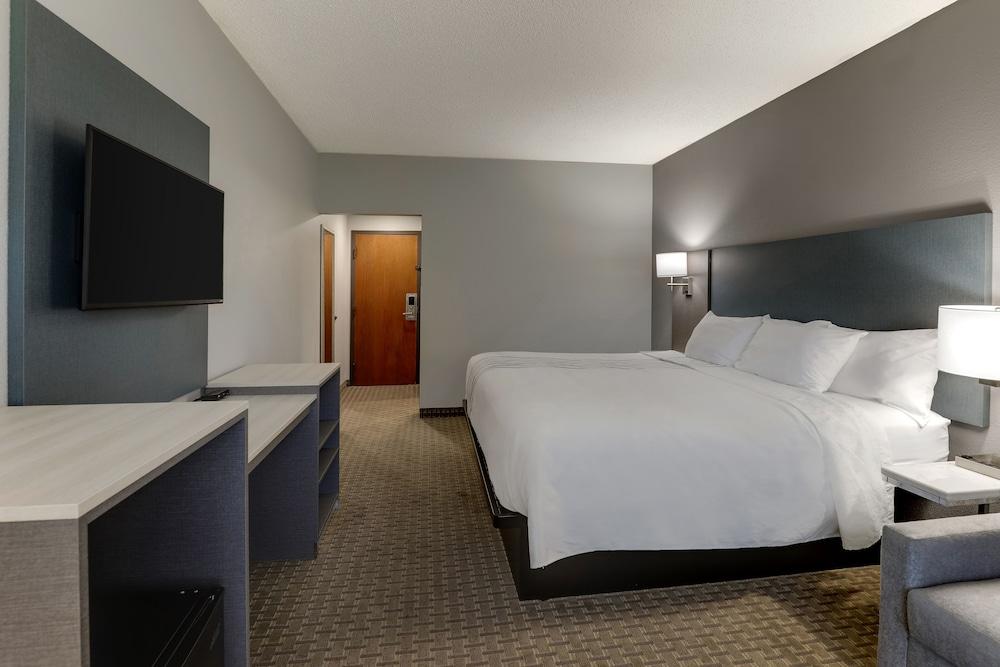 Barrington Hotel & Suites