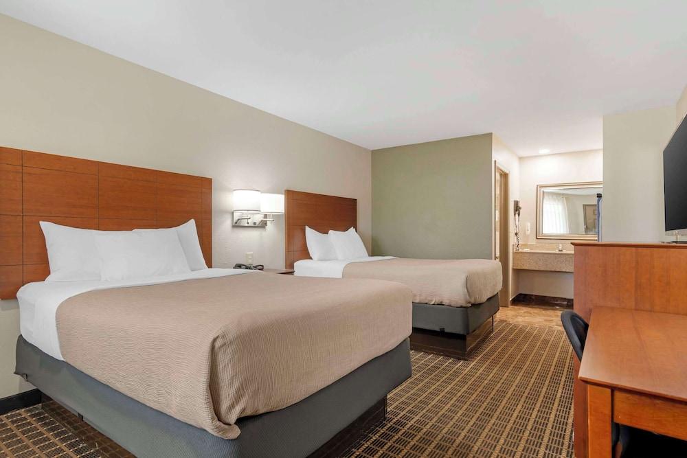 Quality Inn & Suites Morrow Atlanta South