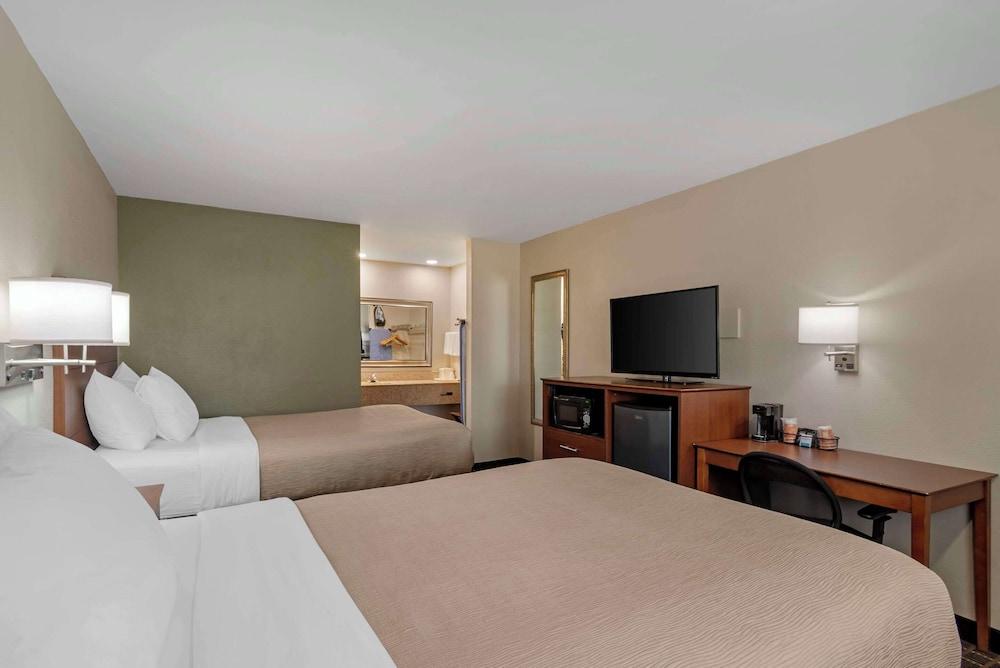 Quality Inn & Suites Morrow Atlanta South