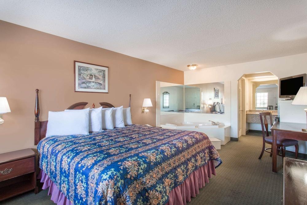 Days Inn by Wyndham Picayune