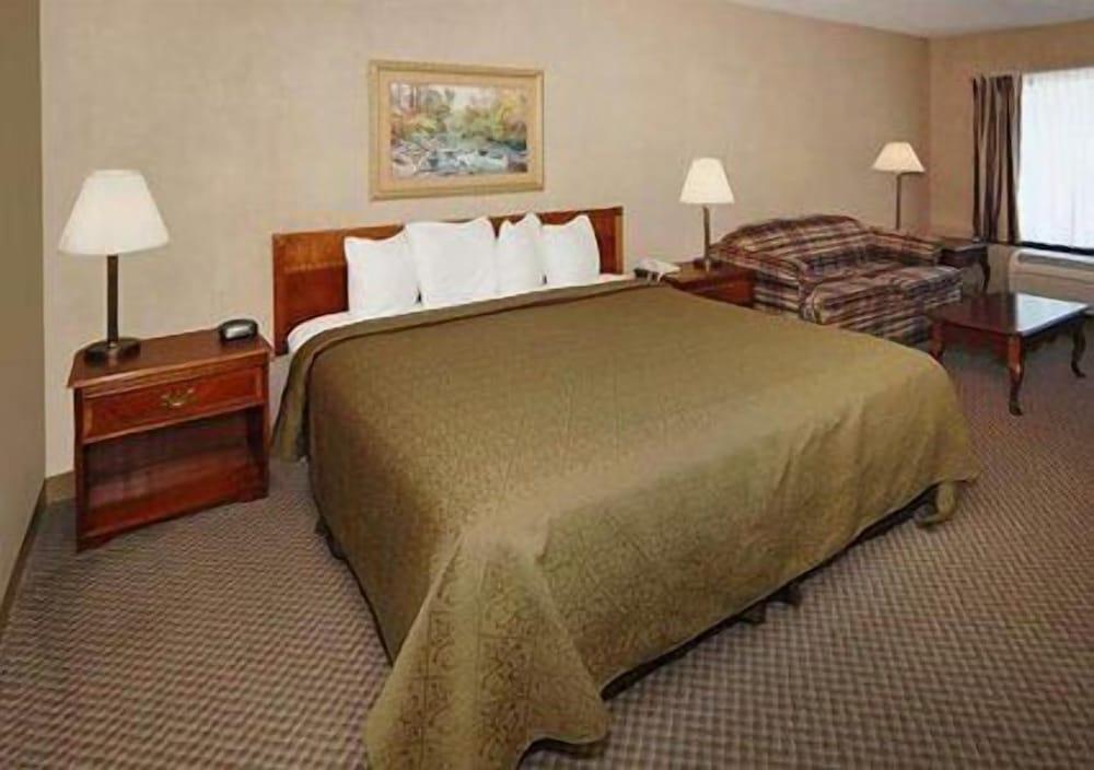 Quality Inn & Suites Mt Chalet