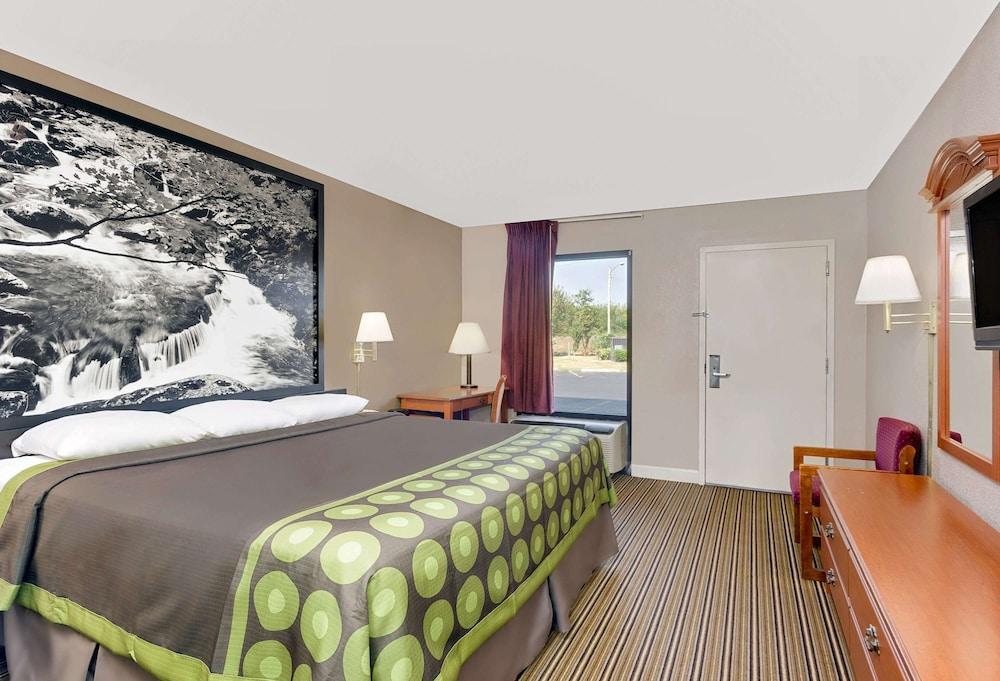 Super 8 by Wyndham Athens