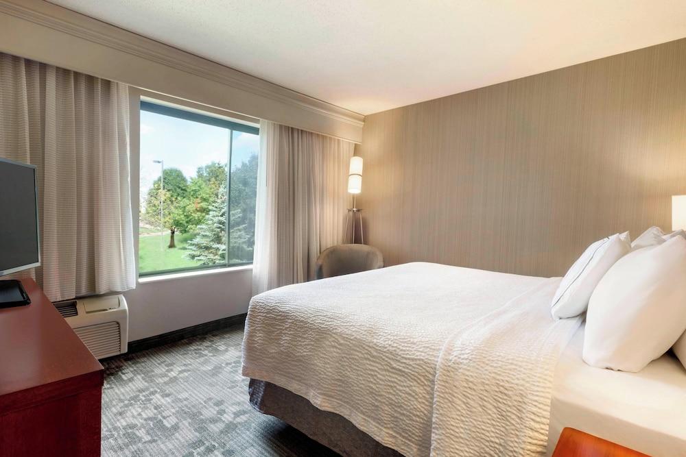 Courtyard by Marriott Akron Fairlawn