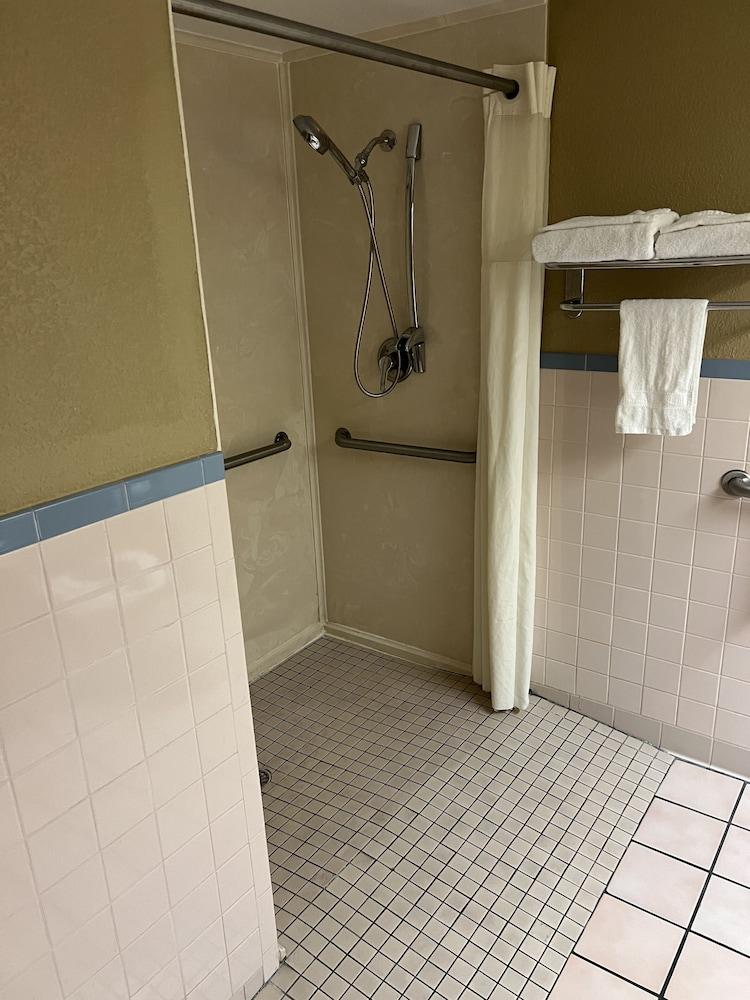 Americas Best Value Inn Pharr