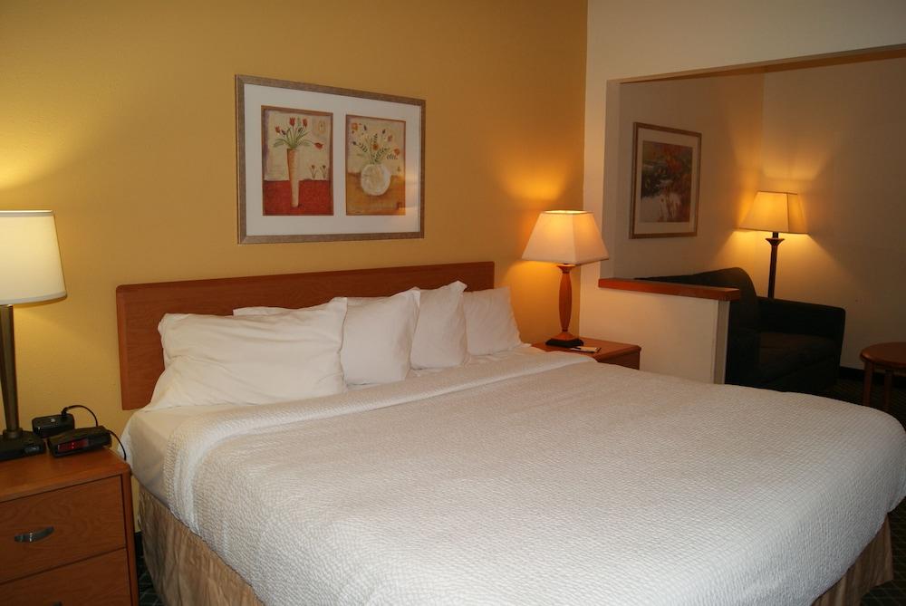 Baymont by Wyndham Coon Rapids