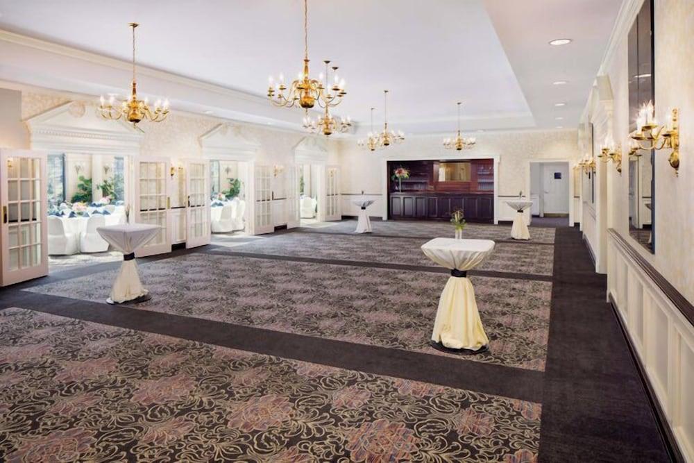 Desmond Hotel Malvern, a DoubleTree by Hilton