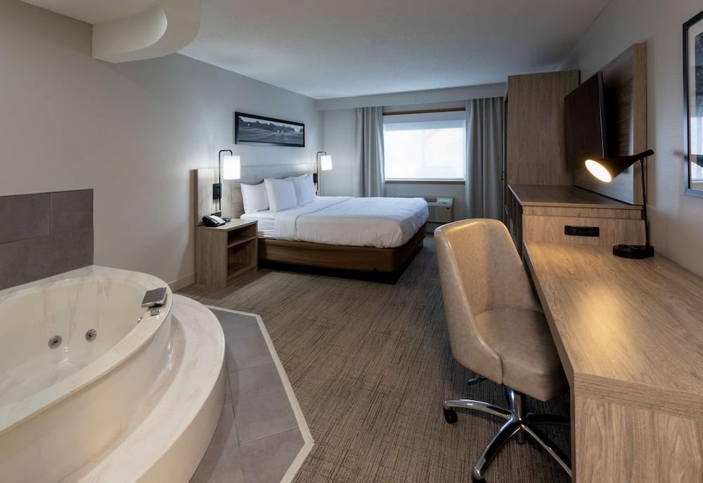 GrandStay Hotel & Suites