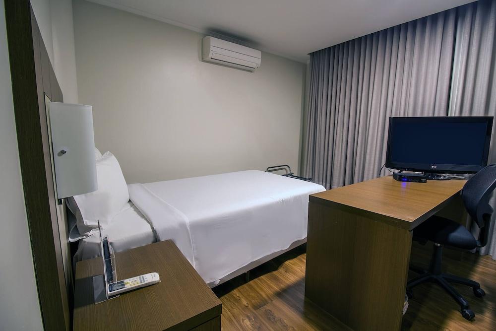 Hotel Deville Curitiba