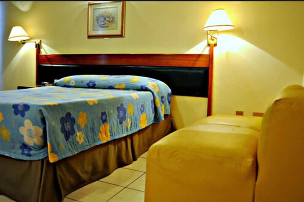 Taj Mahal Continental Hotel