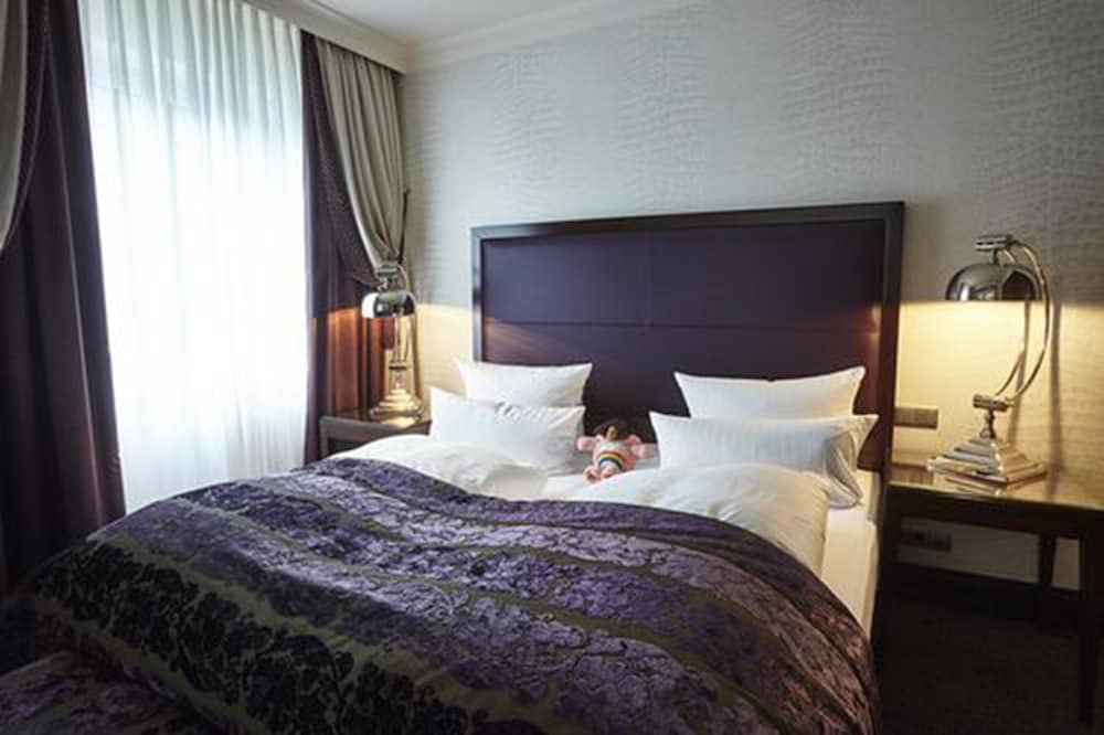 Bernstein Villa Kastania