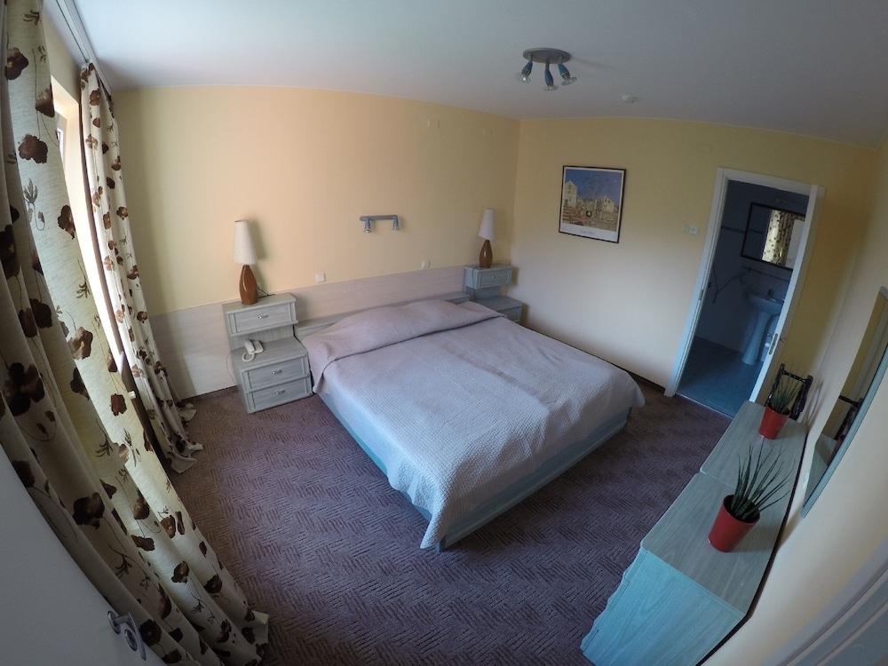 Karolina Park Hotel & Conference Center