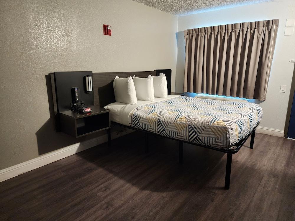 Studio 6 Sacramento, CA - Natomas & SMF Airport