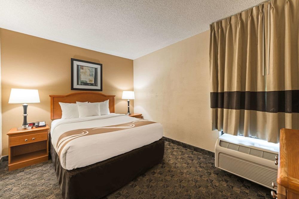 Quality Inn & Suites Portage Central