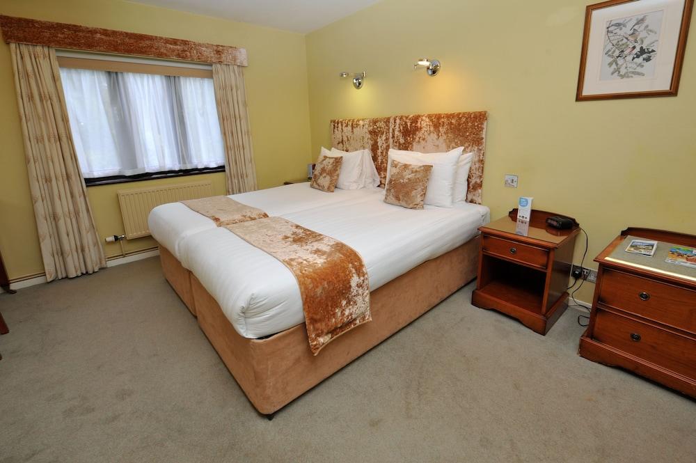 Best Western Plus Grim's Dyke Hotel