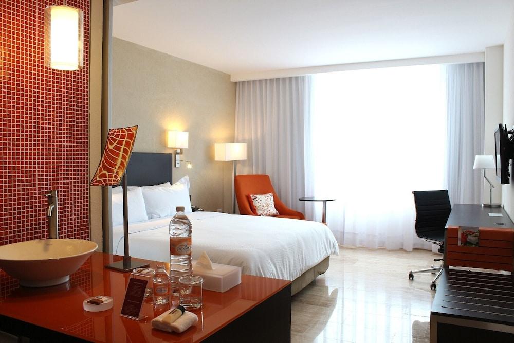 Fiesta Inn Monterrey La Fe