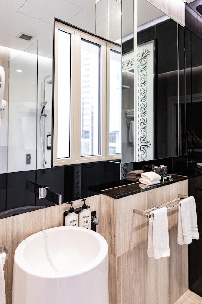 The Inchcolm by Ovolo