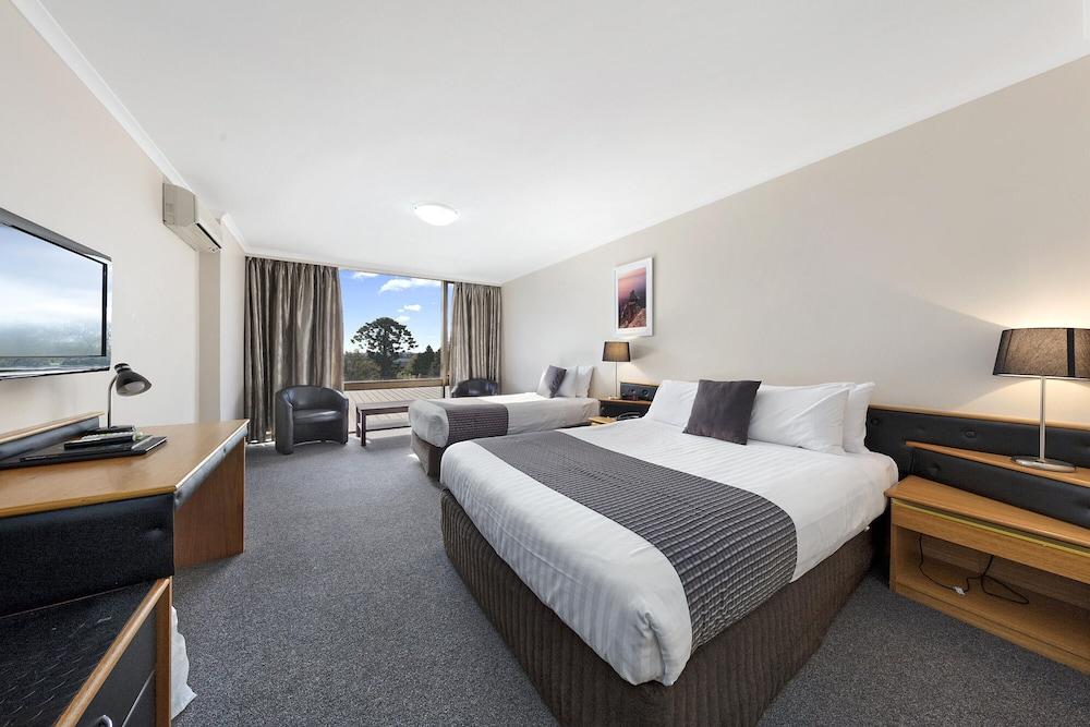 Commodore Regent Launceston