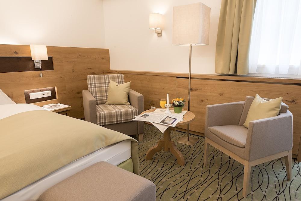 Romantik Hotel Die Gersberg Alm mit Panoramablick auf Salzburg