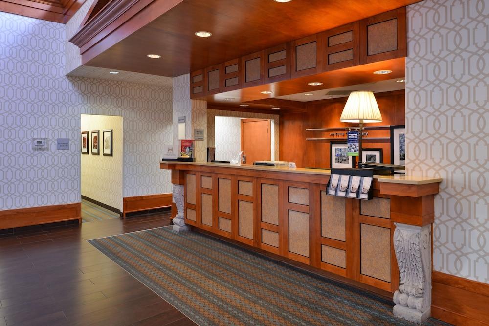 Hampton Inn & Suites By Hilton Calgary- University Northwest