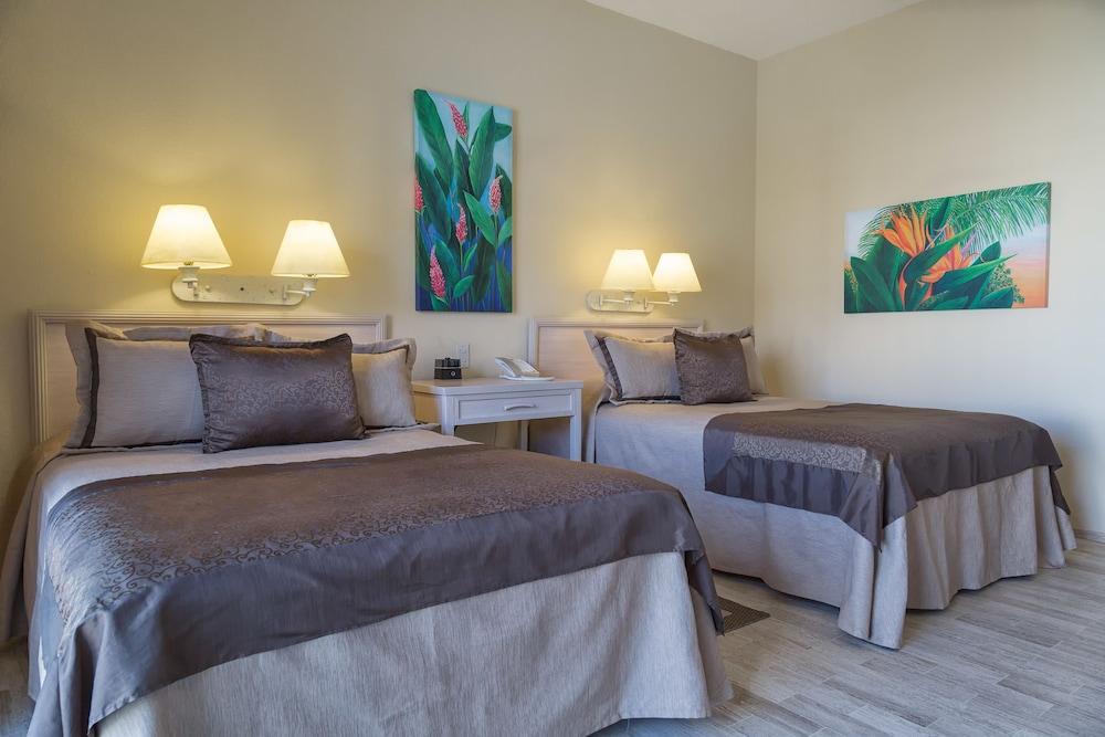 The Royal Islander – An All Suites Resort