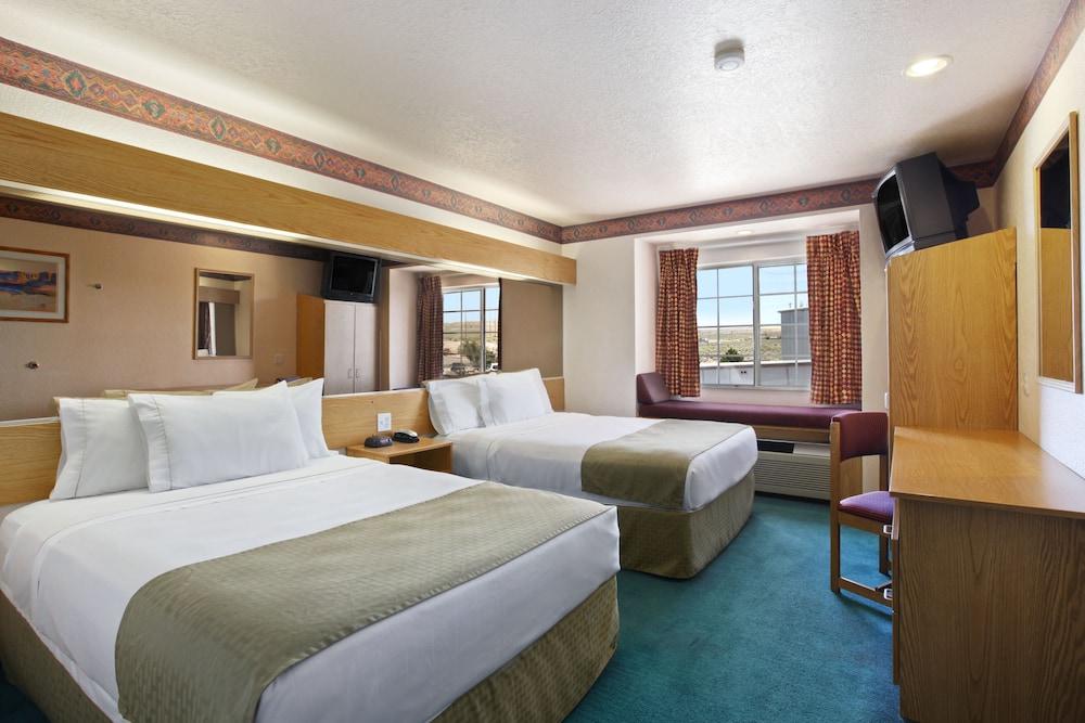 Microtel Inn & Suites by Wyndham Albuquerque West