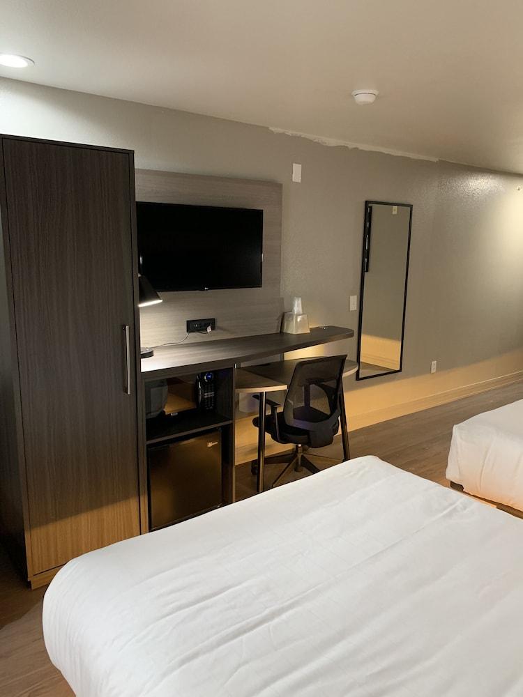 Quality Inn & Suites North Mesquite I-30