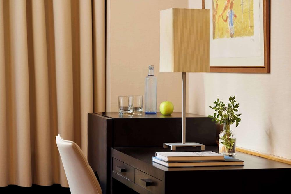 iStay by NH Ciudad de Valencia Hotel