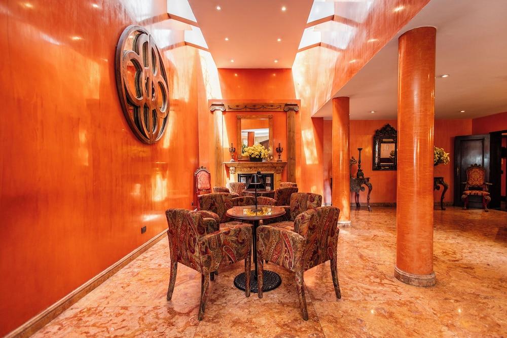 Hotel Portón de la Cabrera