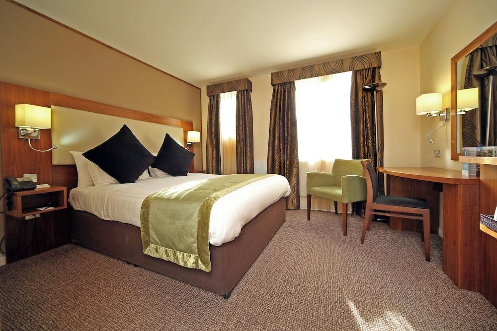 voco Letchworth Hall by IHG