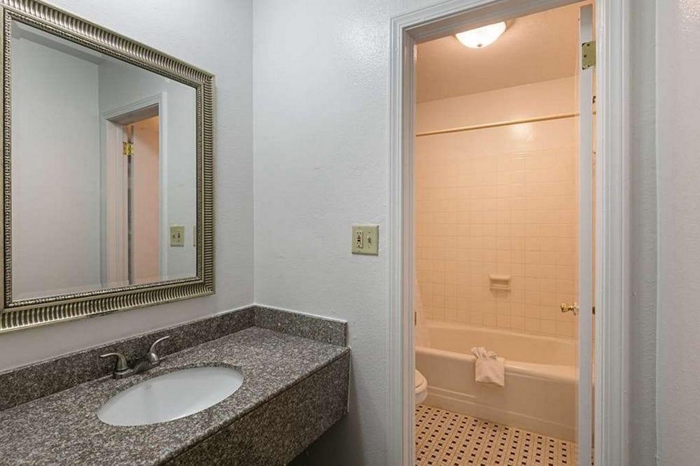 Rodeway Inn & Suites Enterprise