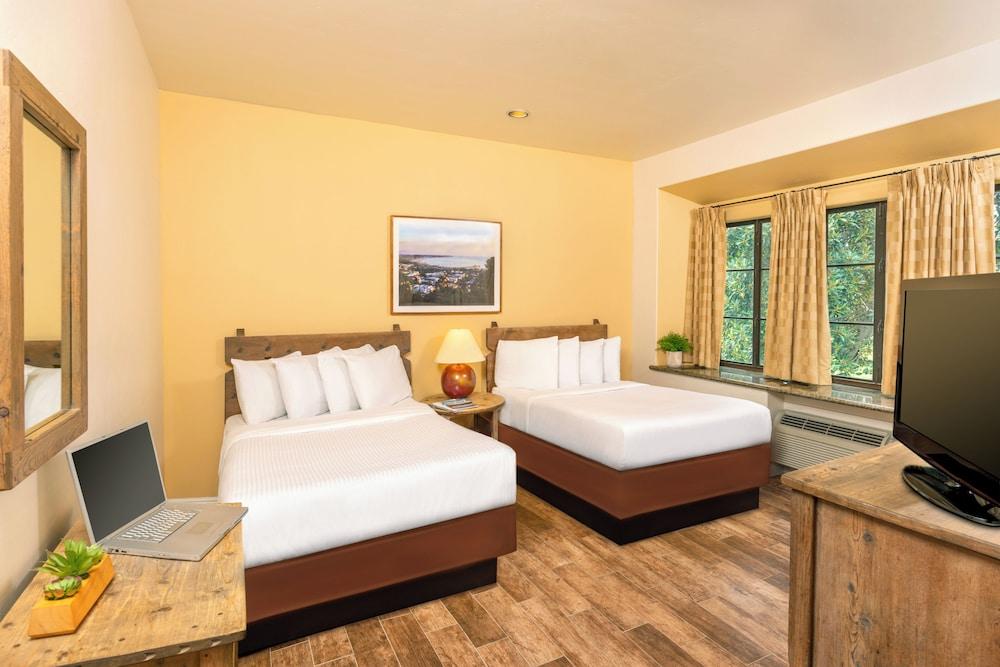 Clocktower Inn Ventura