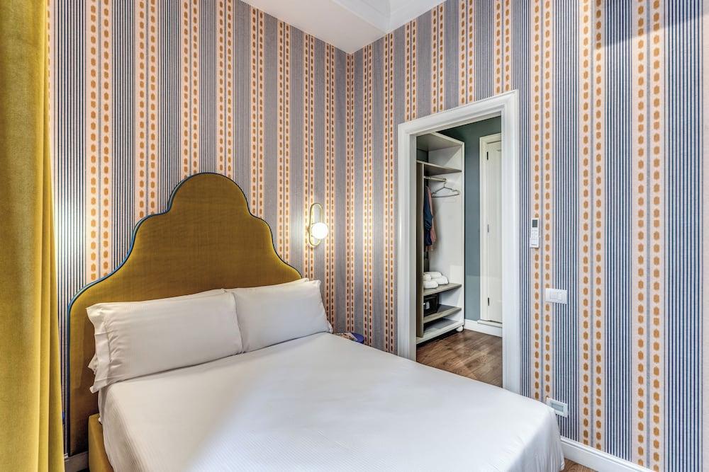 Townhouse Condotti 29