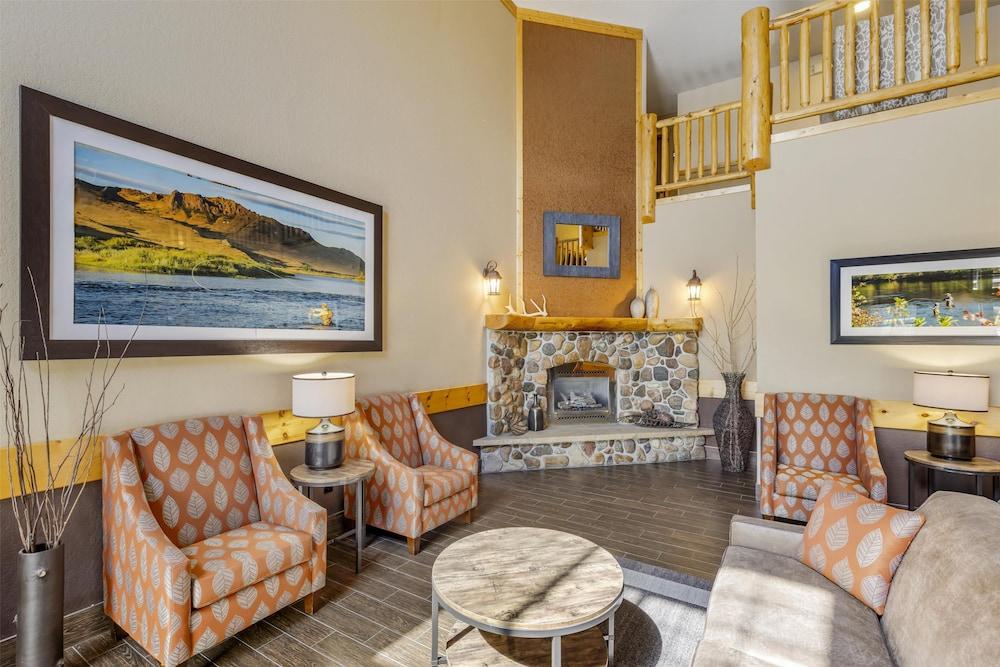 Best Western Plus Riverfront Hotel & Suites