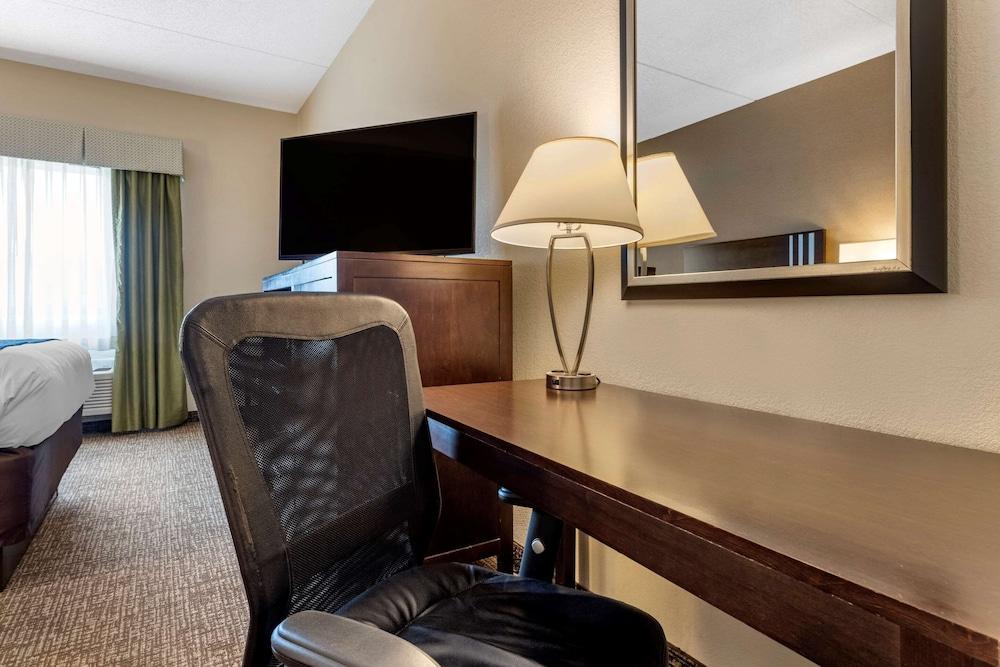 Comfort Inn & Suites Butler