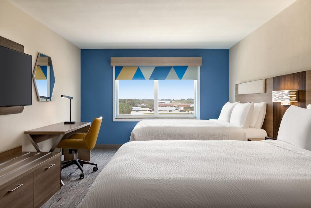 Holiday Inn Express Hotel & Suites Fort Pierce West by IHG