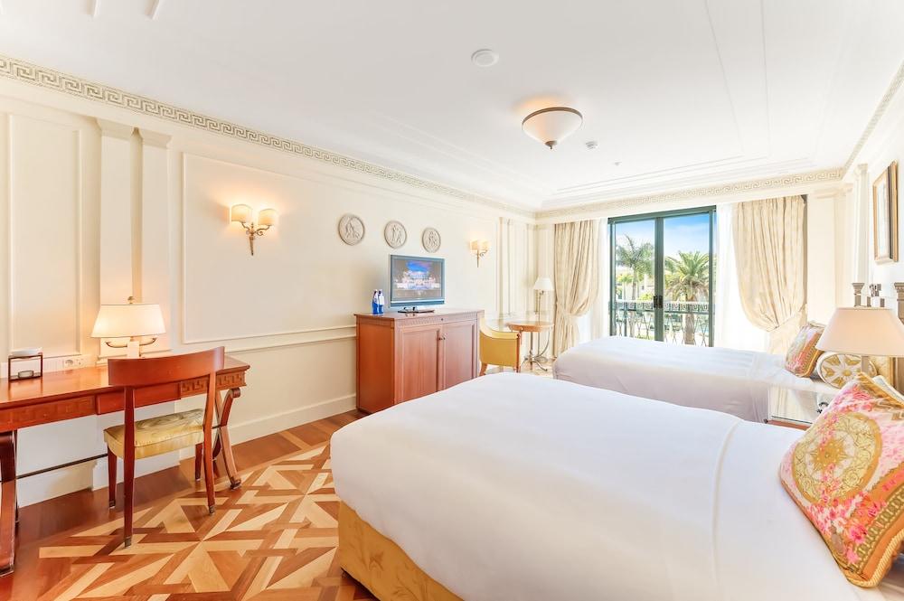 Imperial Hotel Gold Coast