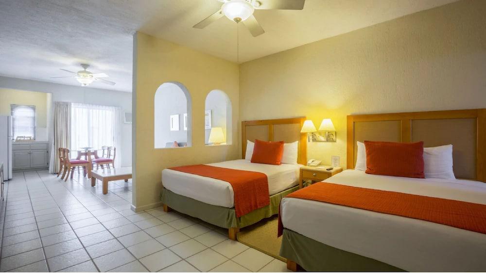 Park Royal Homestay Los Cabos