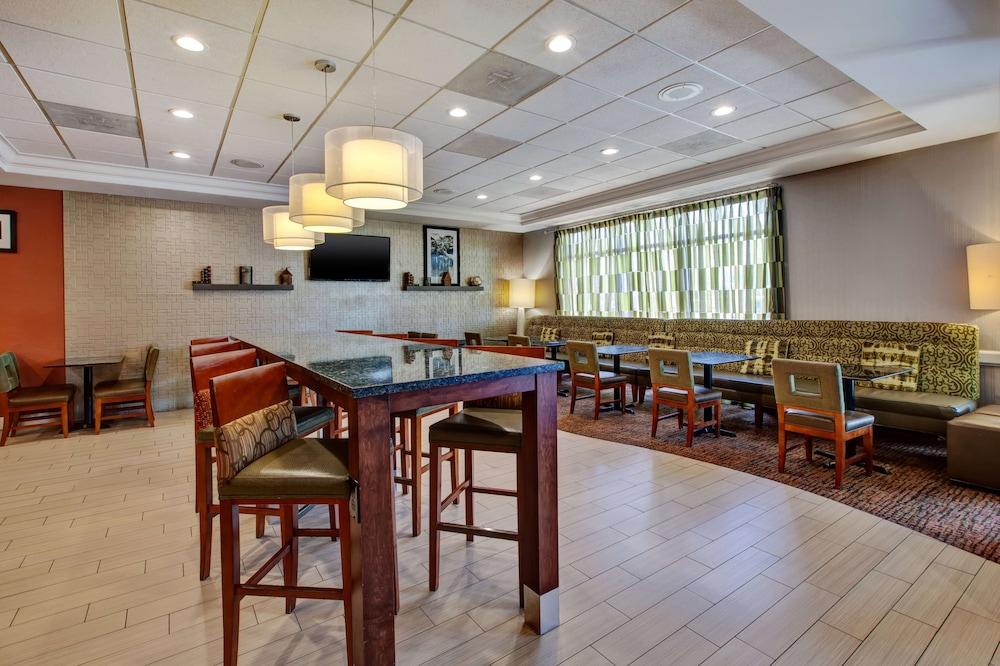 Hampton Inn College Park
