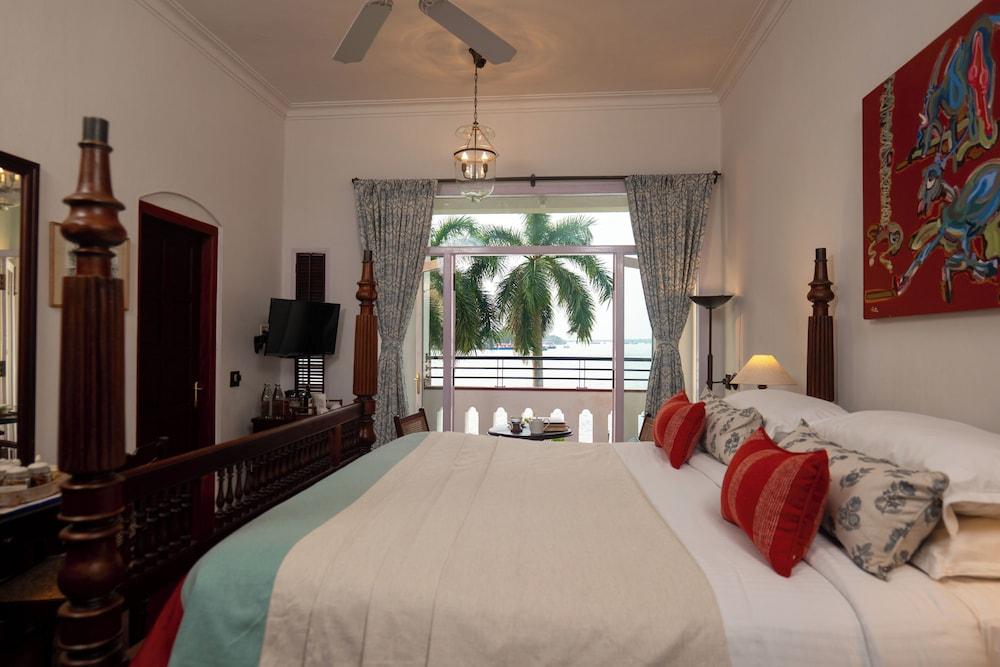 Brunton Boatyard - Cgh Earth