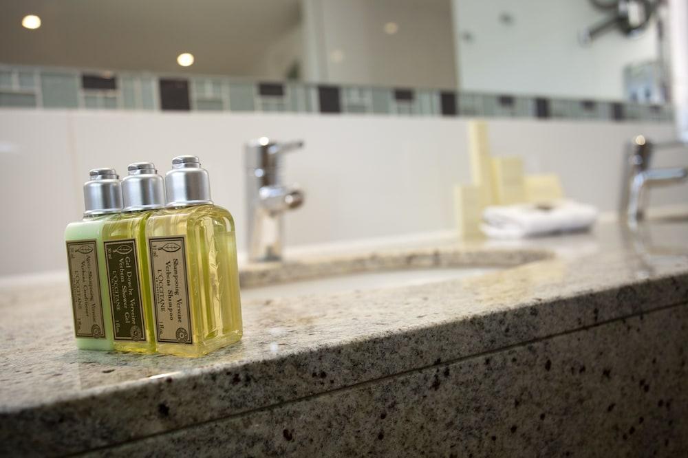 Hogarths Stone Manor